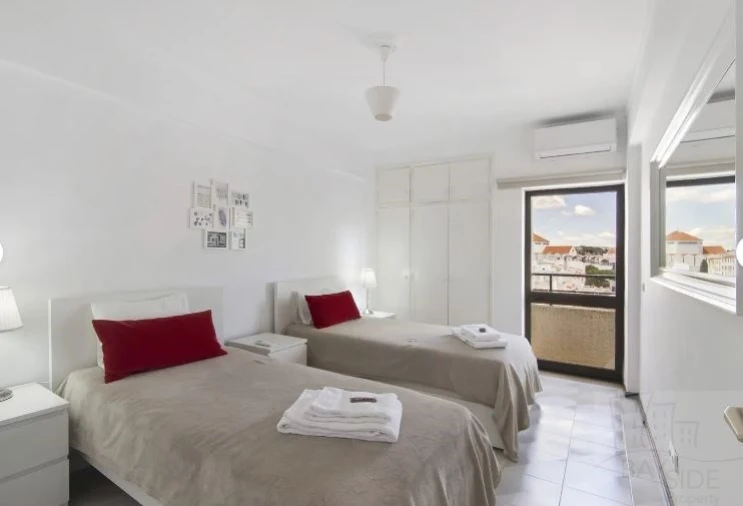 Apartamento T2 para Venda em Quarteira Foto 4