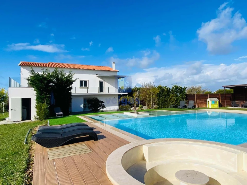 Moradia T6 para Venda em Gaeiras Foto 1