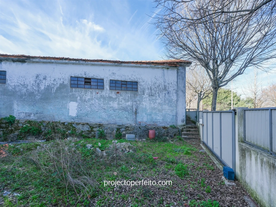 Armazém para Venda em São João da Madeira Foto 4