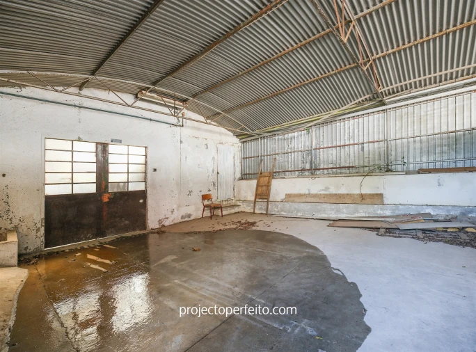 Armazém para Venda em São João da Madeira Foto 5