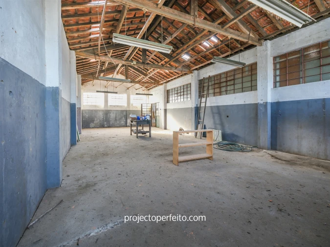 Armazém para Venda em São João da Madeira Foto 2