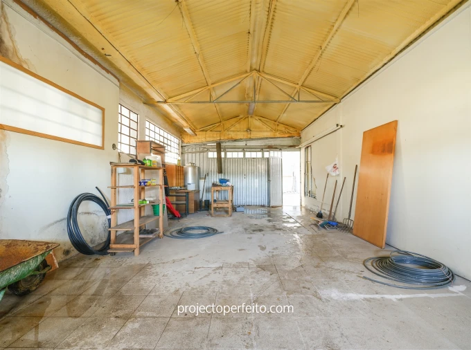 Armazém para Venda em São João da Madeira Foto 7