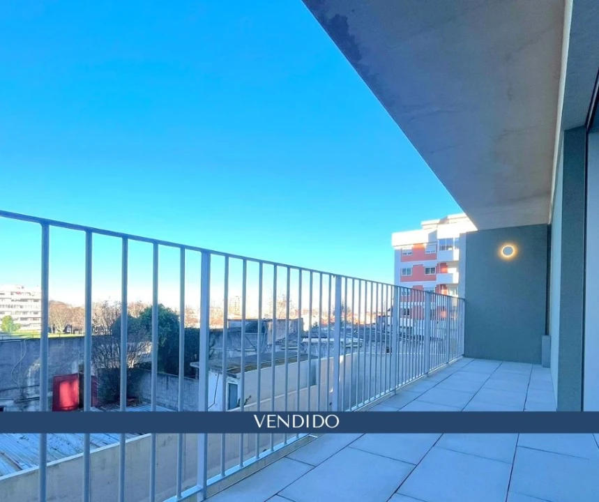 Apartamento T1 para Venda em Paranhos Foto 1