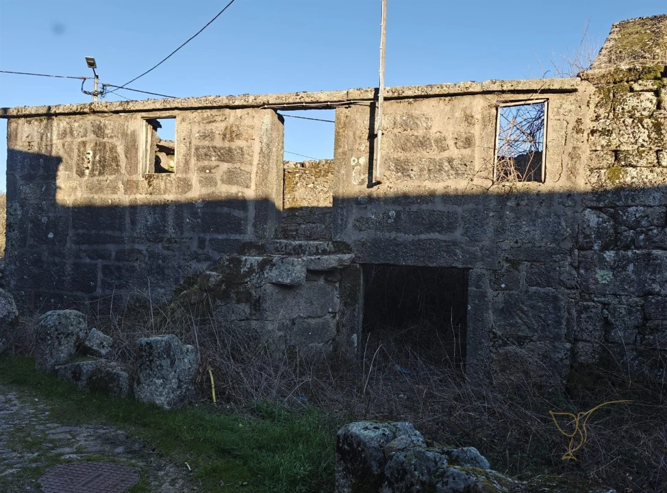 Moradia T0 para Venda em Castro Laboreiro e Lamas de Mouro Foto 5