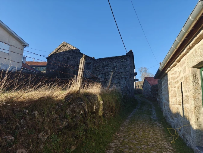 Moradia T0 para Venda em Castro Laboreiro e Lamas de Mouro Foto 12