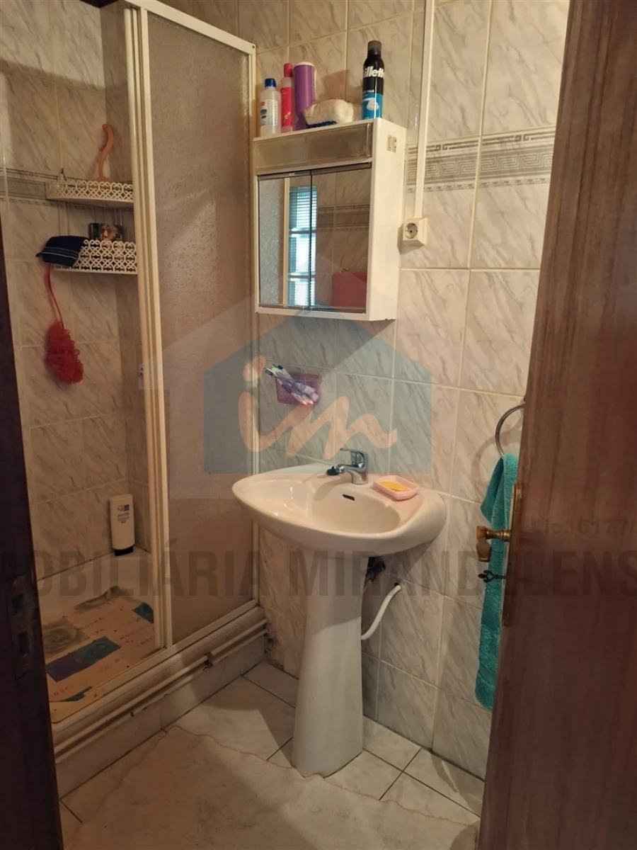 Moradia T4 para Venda em Aguieiras Foto 14