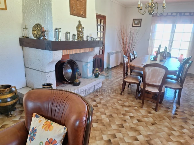 Moradia T4 para Venda em Aguieiras Foto 9