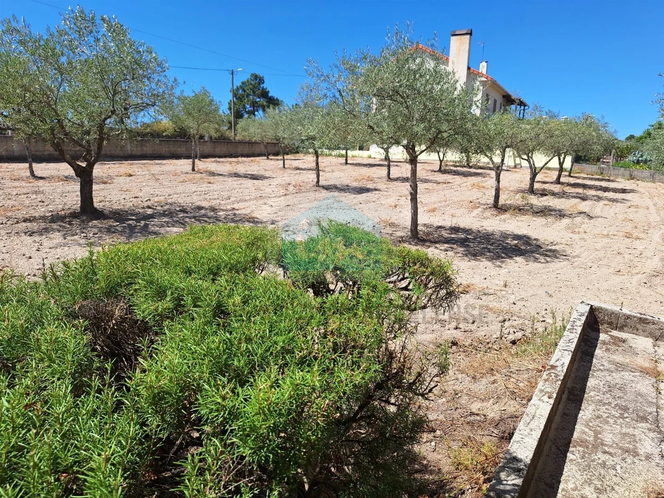 Moradia T4 para Venda em Aguieiras Foto 3