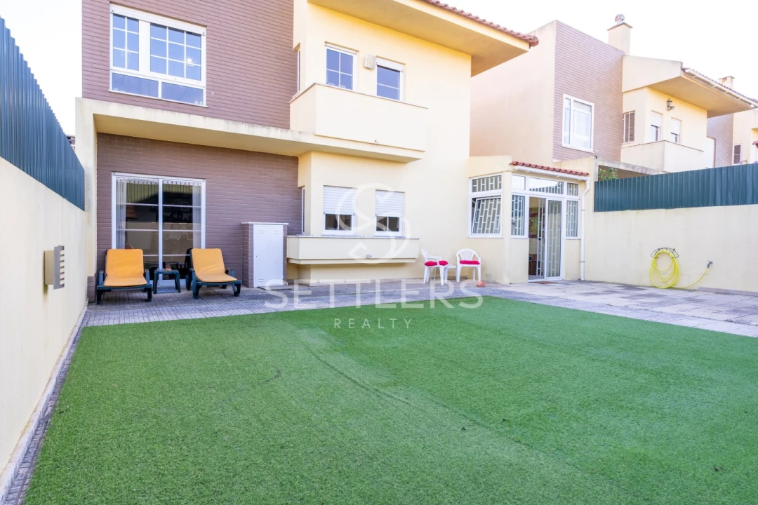 Moradia T5 para Venda em São Domingos de Rana Foto 25