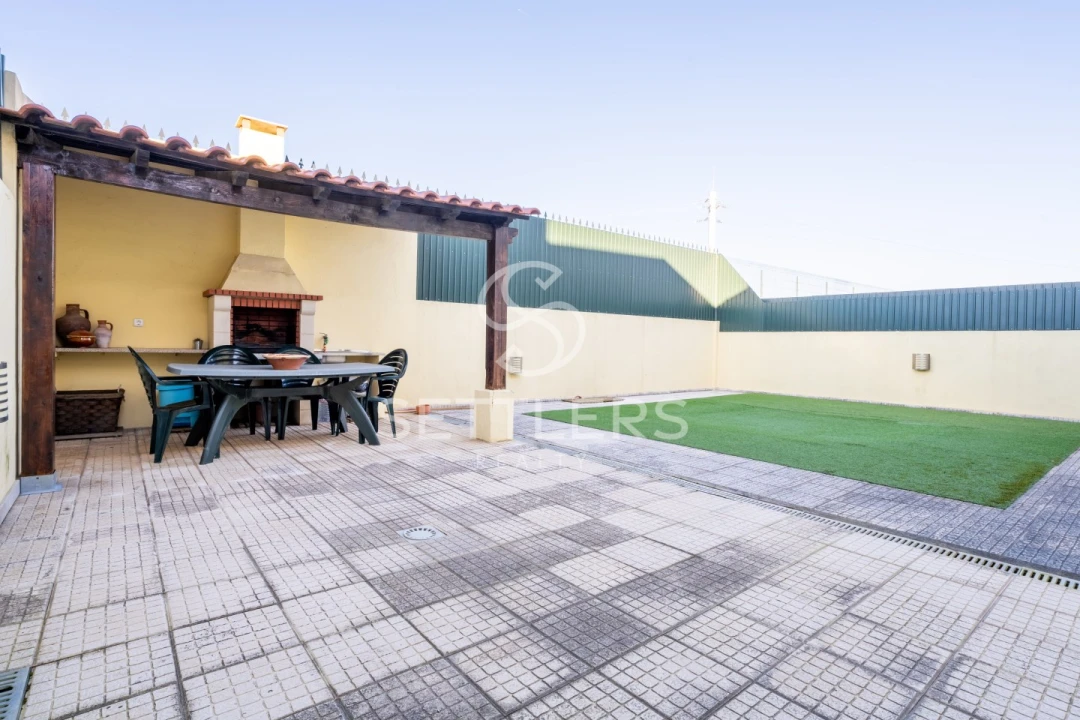 Moradia T5 para Venda em São Domingos de Rana Foto 24