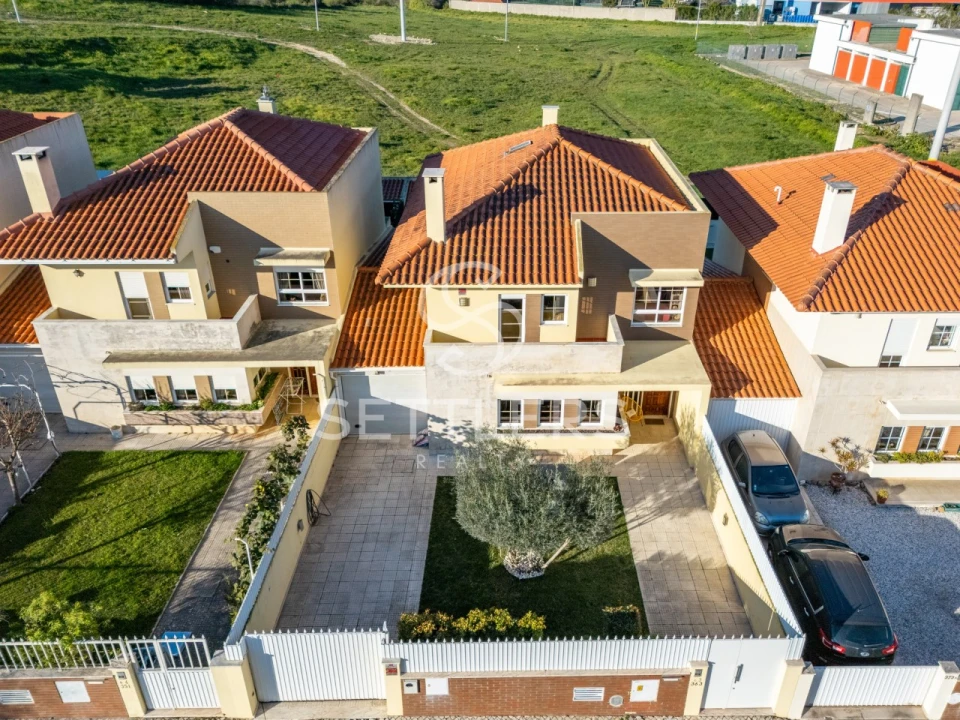 Moradia T5 para Venda em São Domingos de Rana Foto 2