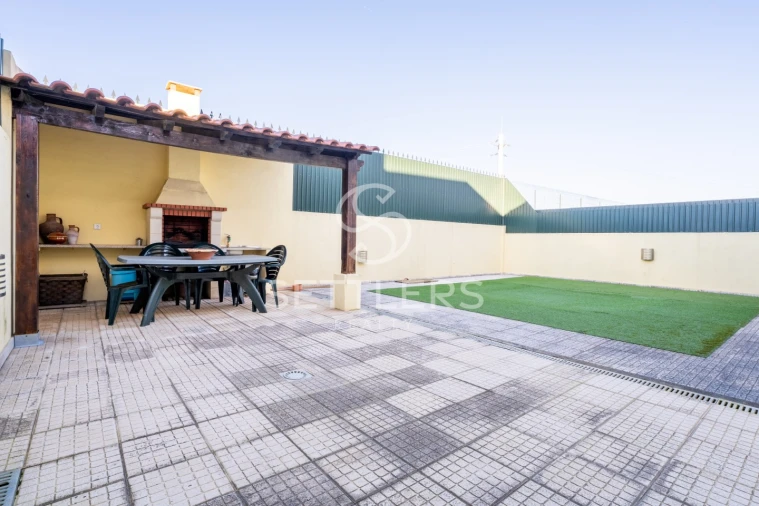 Moradia T5 para Venda em São Domingos de Rana Foto 24