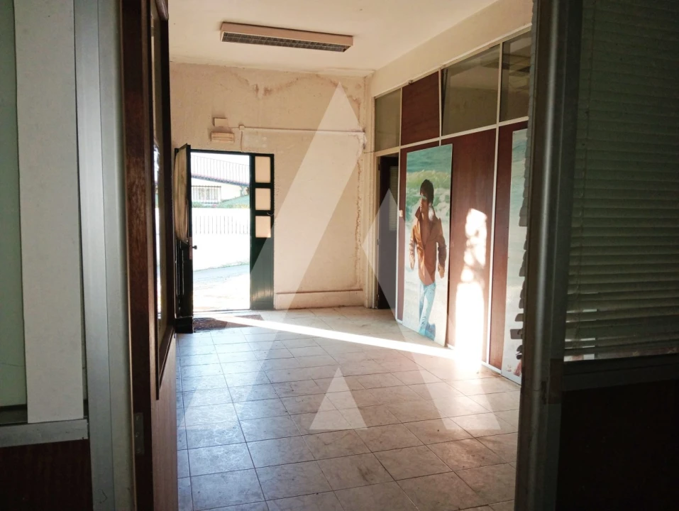 Armazém para Venda em Escapães Foto 23