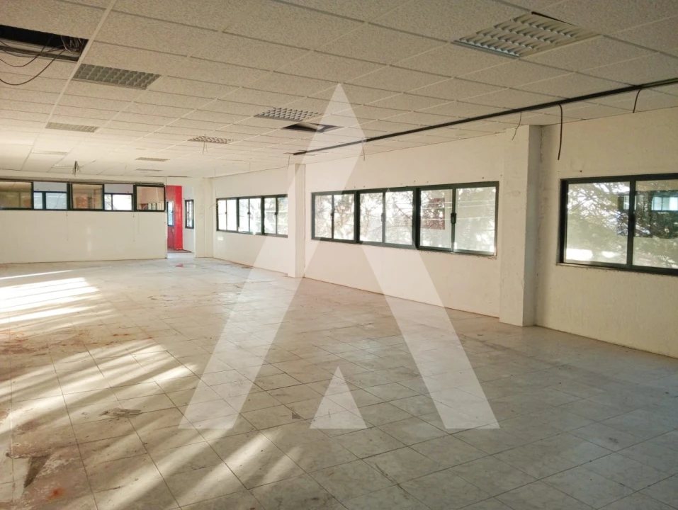 Armazém para Venda em Escapães Foto 34