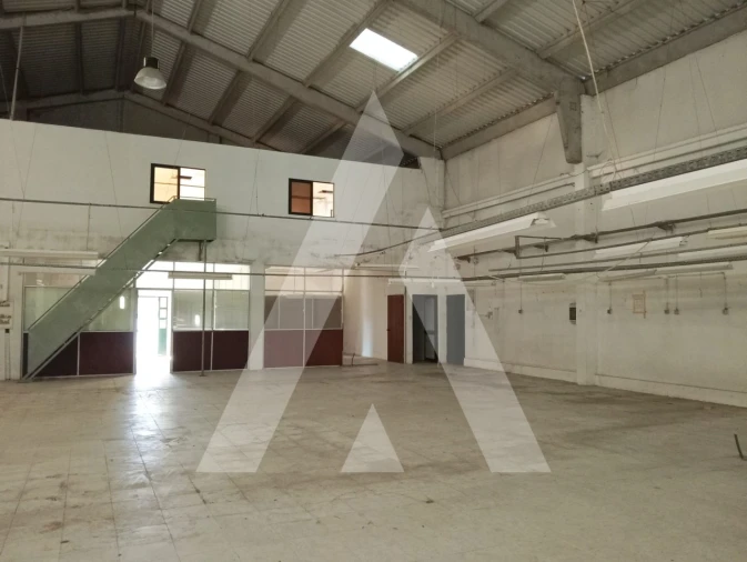 Armazém para Venda em Escapães Foto 12