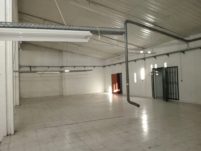 Armazém para Venda em Escapães Foto 13