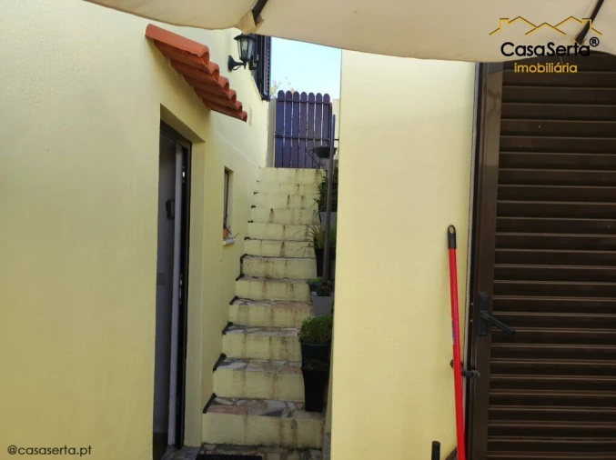 Moradia T2 para Venda em Alvares Foto 8