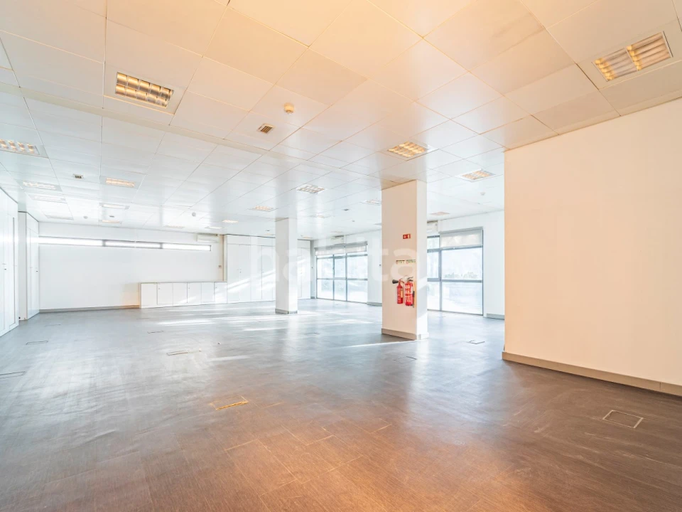 Escritório para Arrendamento em Algés, Linda-A-Velha e Cruz Quebrada-Dafundo Foto 10