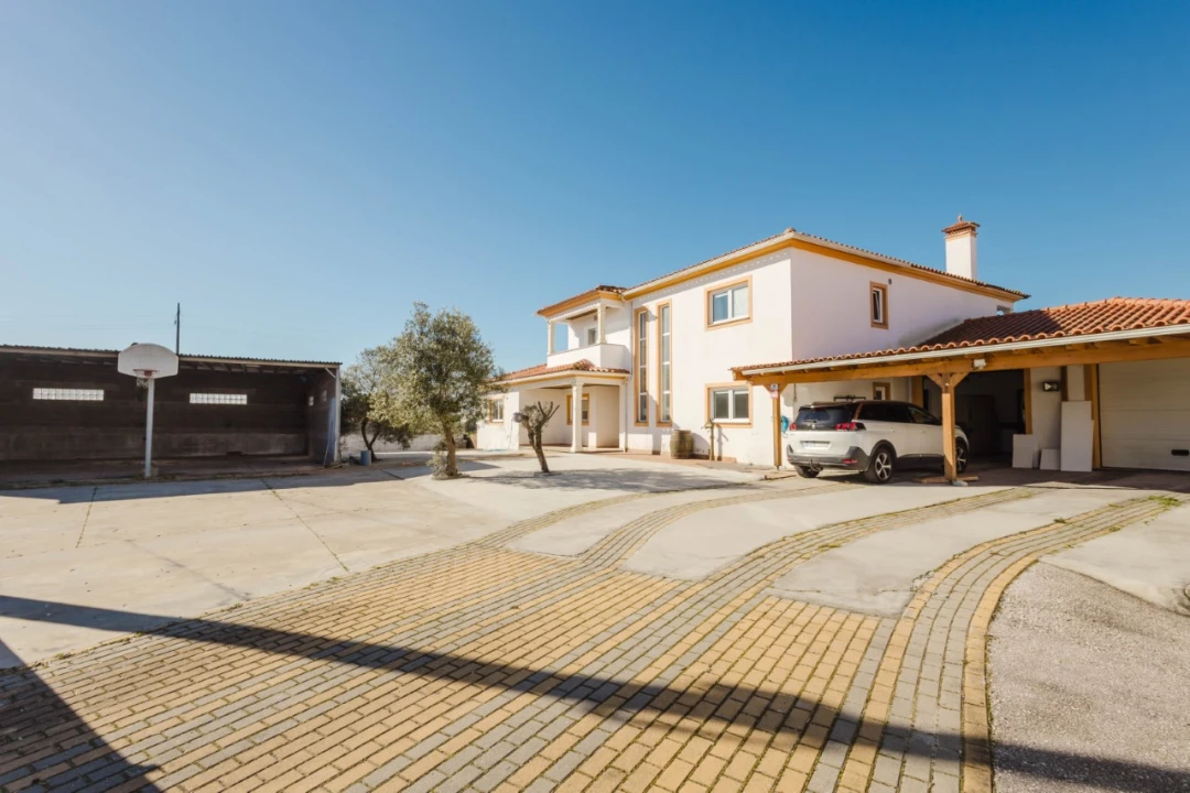 Moradia T7 para Venda em Lavos Foto 58