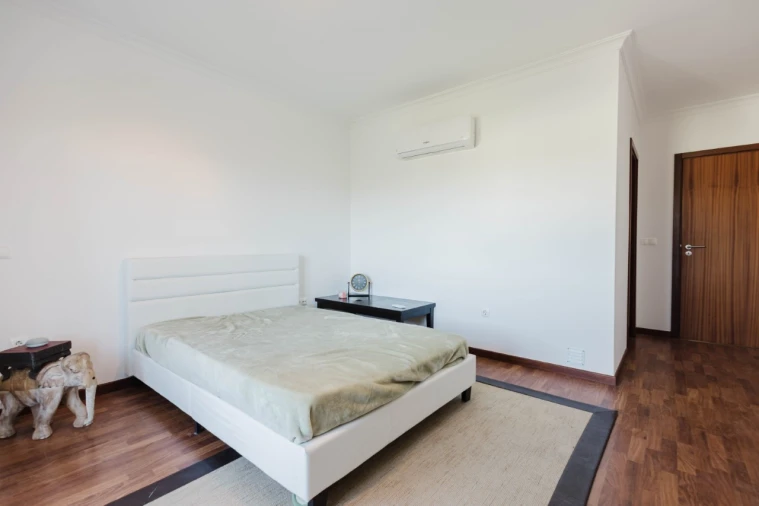 Moradia T7 para Venda em Lavos Foto 36