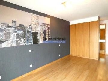Apartamento T4 para Venda em São Domingos de Benfica
