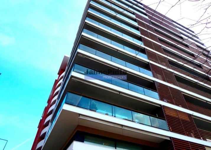 Apartamento T4 para Venda em São Domingos de Benfica Foto 2
