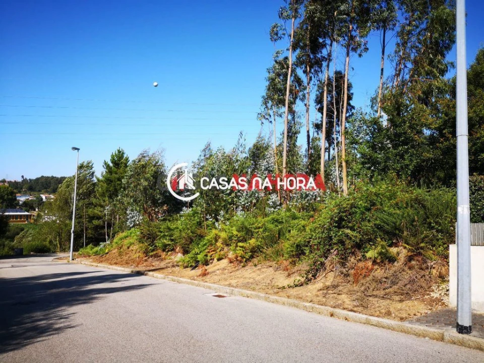 Terreno para Venda em Arcozelo Foto 1