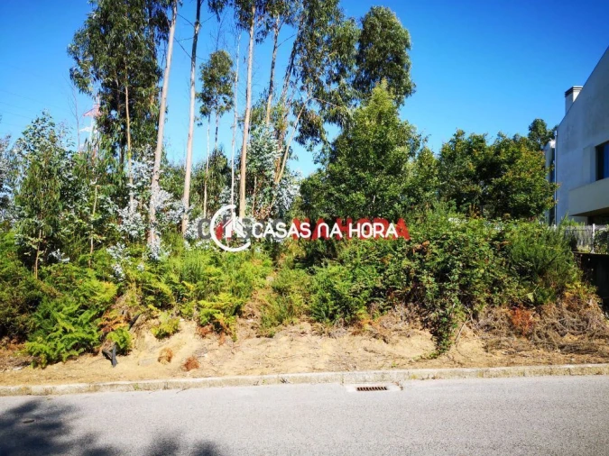 Terreno para Venda em Arcozelo Foto 2