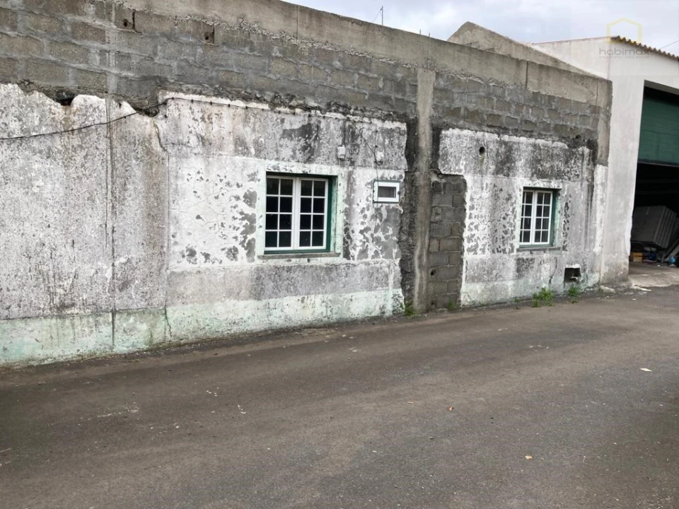 Moradia T2 para Venda em Santa Cruz da Graciosa Foto 1