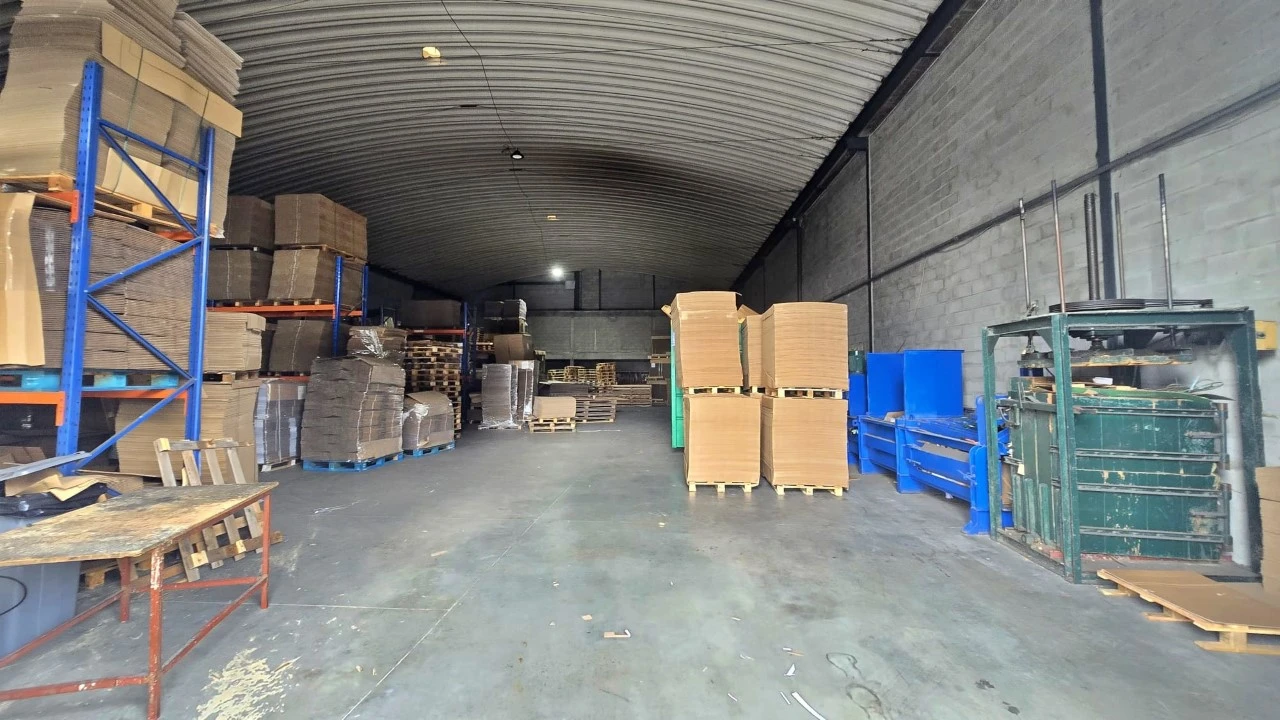 Armazém para Venda em Guilhabreu Foto 2