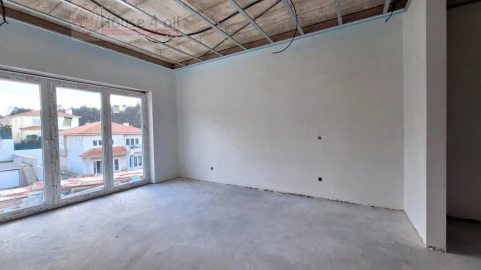 Moradia T4 para Venda em Nossa Senhora do Pópulo, Coto e São Gregório