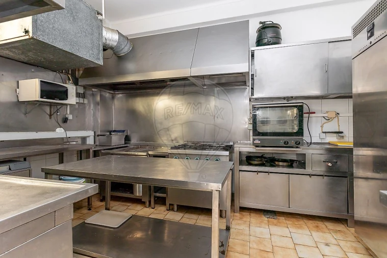 Loja para Venda em Póvoa de Santo Adrião e Olival Basto Foto 10