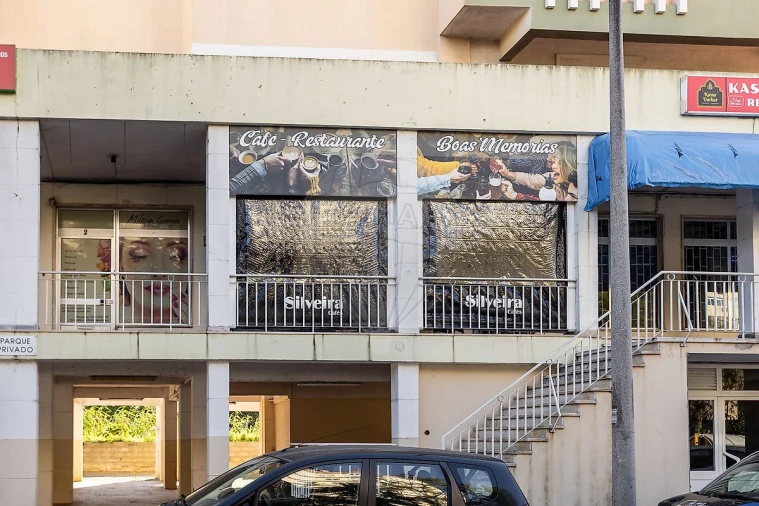 Loja para Venda em Póvoa de Santo Adrião e Olival Basto Foto 17