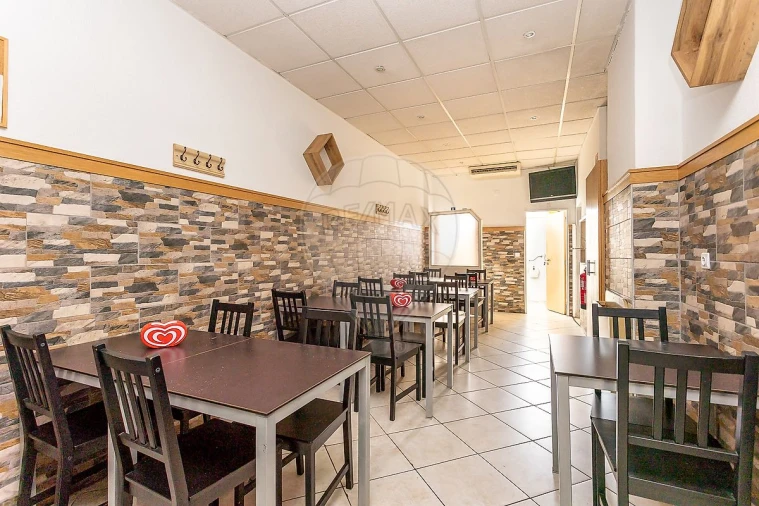 Loja para Venda em Póvoa de Santo Adrião e Olival Basto Foto 3