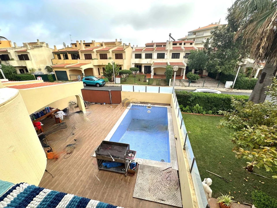 Moradia T4 para Venda em Albufeira e Olhos de Água Foto 6