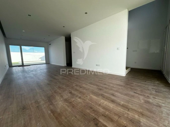 Moradia T4 para Venda em Assunção, Ajuda, Salvador e Santo Ildefonso Foto 6