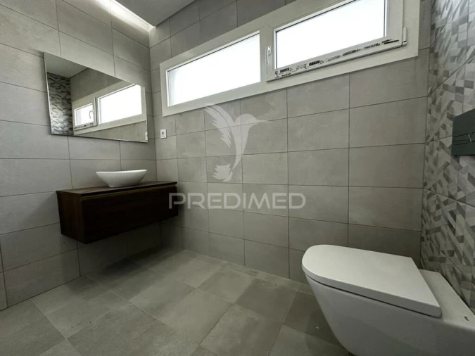 Moradia T4 para Venda em Assunção, Ajuda, Salvador e Santo Ildefonso Foto 13