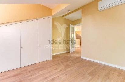 Apartamento T2 para Venda em Massamá e Monte Abraão