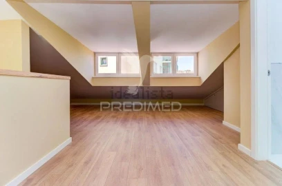 Apartamento T2 para Venda em Massamá e Monte Abraão