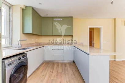 Apartamento T2 para Venda em Massamá e Monte Abraão