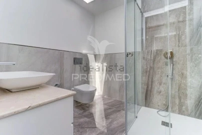 Apartamento T2 para Venda em Massamá e Monte Abraão