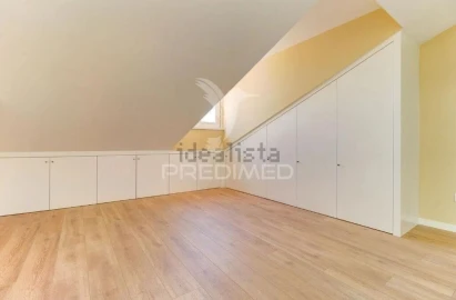Apartamento T2 para Venda em Massamá e Monte Abraão