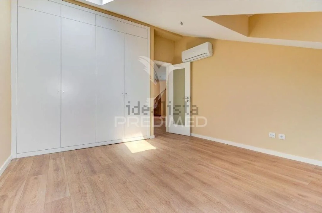 Apartamento T2 para Venda em Massamá e Monte Abraão Foto 12
