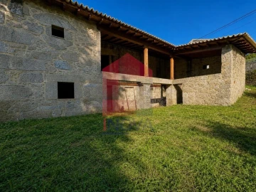 Moradia para Venda em Sande, Vilarinho, Barros e Gomide