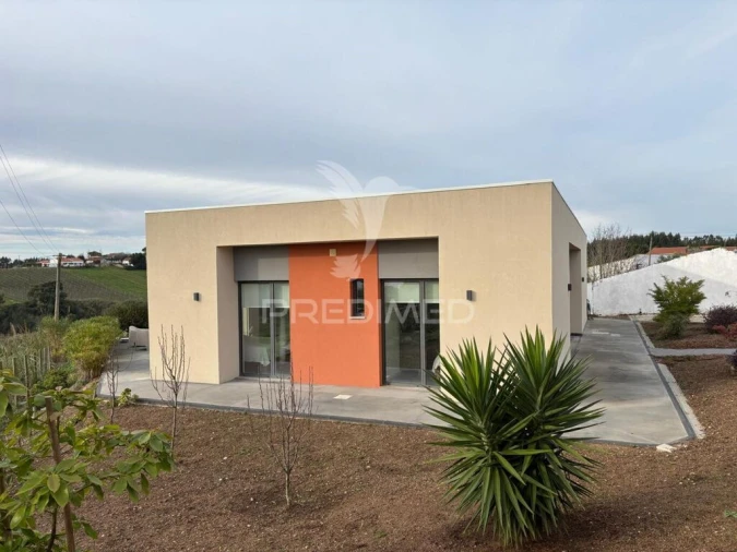 Moradia T4 para Venda em Alvorninha