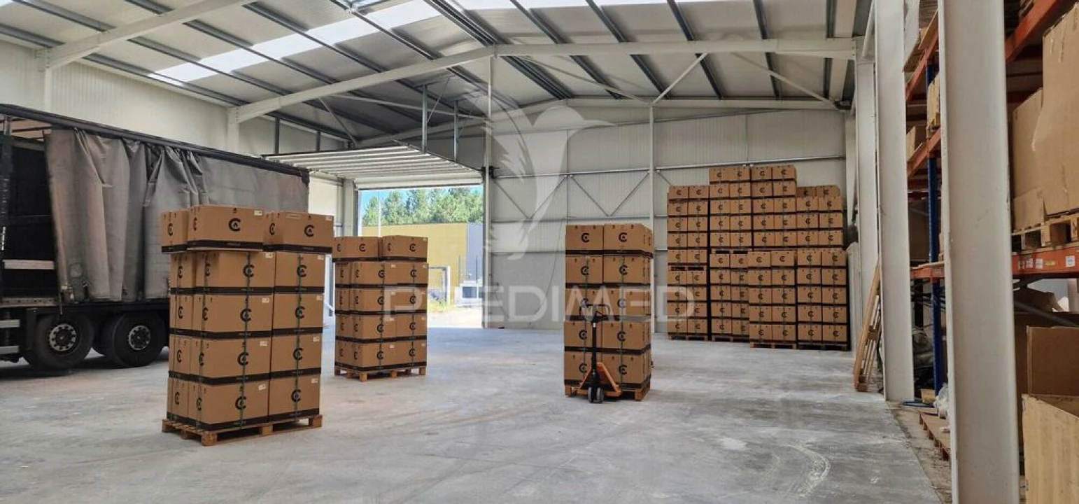 Armazém para Venda em Fornelos e Queijada Foto 10