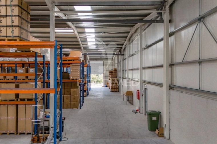 Armazém para Venda em Fornelos e Queijada Foto 15