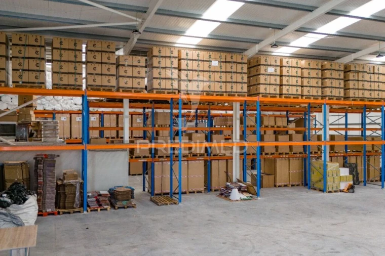 Armazém para Venda em Fornelos e Queijada Foto 17