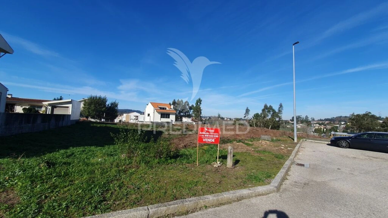 Terreno para Venda em Pedroso e Seixezelo Foto 1