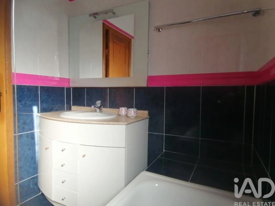 Moradia T4 para Arrendamento em Venda do Pinheiro e Santo Estêvão das Galés Foto 16